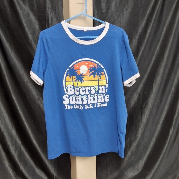 Vibrant Blue and White Short Sleeve Tee with Sunset Graphic - Picture 5 of 7
